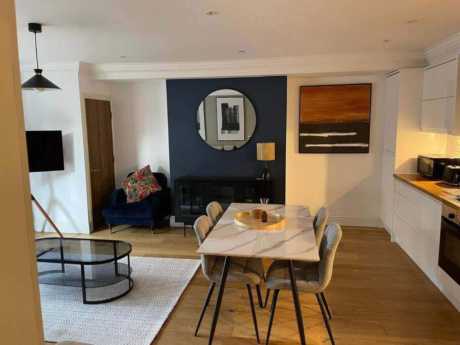 Stunning Apartment By The Leas, West End Folkestone Esterno foto