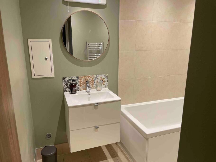 Stunning Apartment By The Leas, West End Folkestone Esterno foto